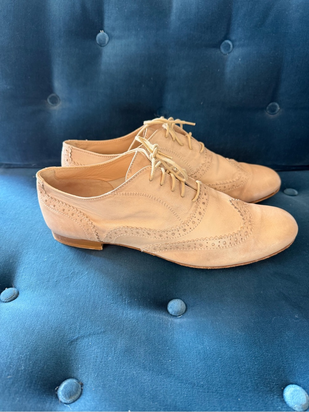 Garnet Hill Women's Tan Leather Wingtip Oxfords - Picture 2 of 4